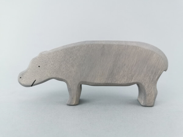 Hipopotam, drewniana 
figurka
rękodzieło z drewna,przedmiot z drewna,produkt z drewna, wyrób z drewna,drewniane